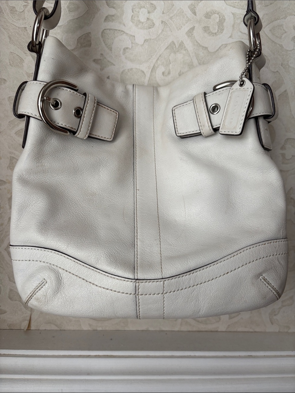 Coach White Leather Shoulder Bag with Buckle Details - Picture 3 of 6